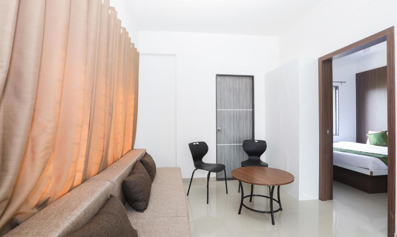 Treebo Sapphire Studio Nášik Exteriér fotografie